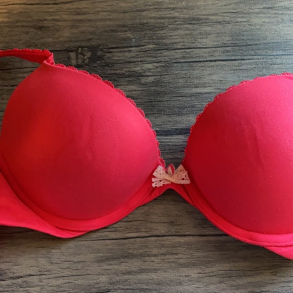 Victoria’s Secret Body push-up - Picture 4 of 4